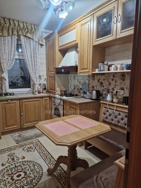 Jiului Vanzare Apartament lux de 3 camere in zona Jiului